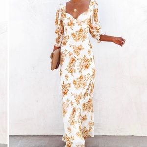 Beautiful VICI maxi dress never NWWT. Size small